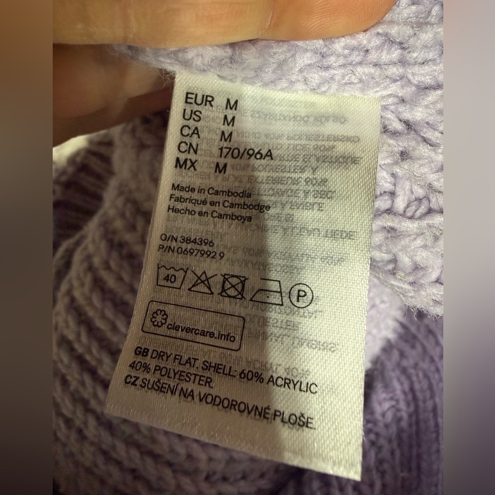 H&M women’s light purple chunky knit oversized vneck sweater. Size M - Picture 6 of 6